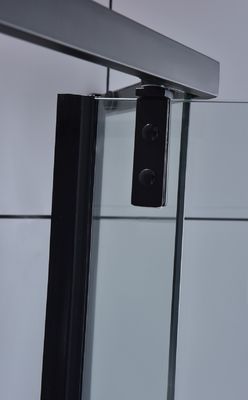 ฉากกั้นอาบน้ำกระจกนิรภัยเข้ามุม Quadrant สีดำ ISO9001